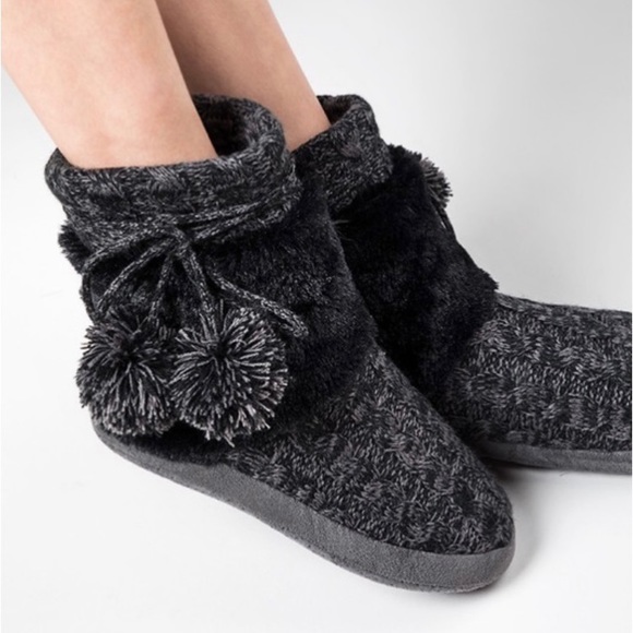 Winter Cozy Cable Knit Slippers - Picture 3 of 8